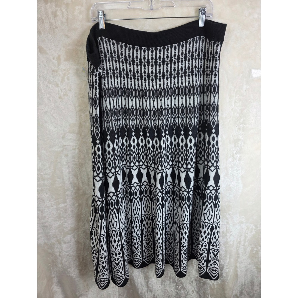 Cato Woman Black White Geometric Knit Maxi Skirt‎ Plus Size 26/28W Tribal Boho